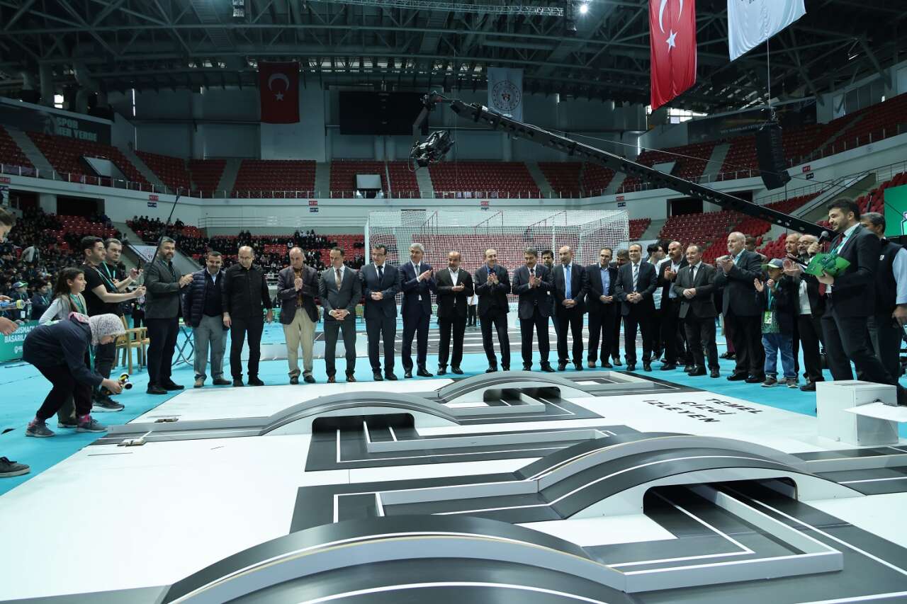 Karatay’da teknoloji rüzgarı! Robofest Konya 2026 büyük heyecanla başladı 2